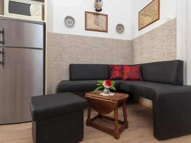 Iveta - Two-bedroom With Terrace And Sea View Nik A Апартаменты Дубровник