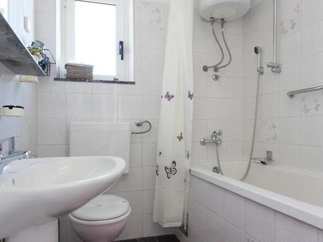 Iveta - Two-bedroom With Terrace And Sea View Nik A * Дубровник
