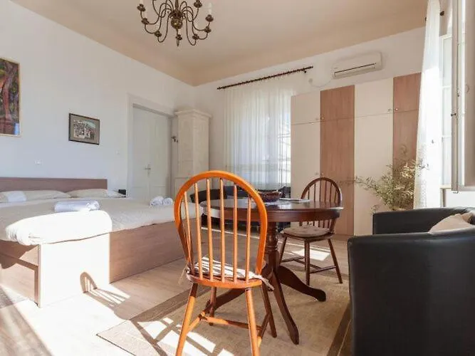 Iveta - Two-bedroom With Terrace And Sea View Nik A 公寓