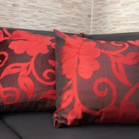 Iveta - Two-bedroom With Terrace And Sea View Nik A