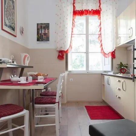 Iveta - Two-bedroom With Terrace And Sea View Nik A Apartment