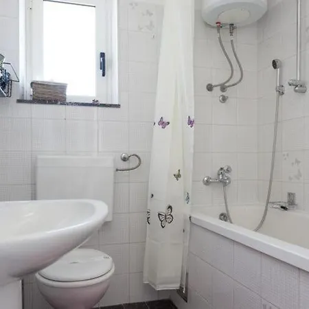 Iveta - Two-bedroom With Terrace And Sea View Nik A * 두브로브니크