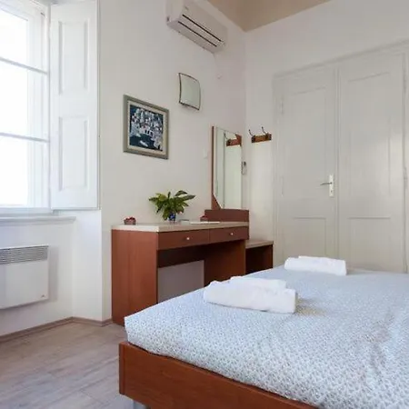 Iveta - Two-bedroom With Terrace And Sea View Nik A Apartment Dubrovnik