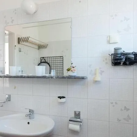 Iveta - Two-bedroom With Terrace And Sea View Nik A *