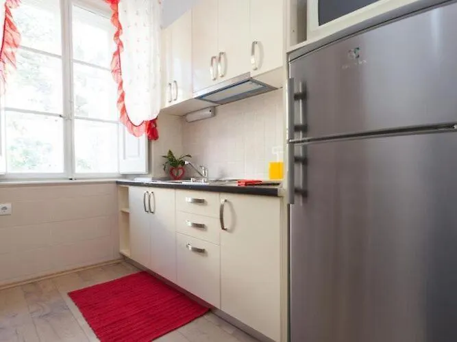 Iveta - Two-bedroom With Terrace And Sea View Nik A 두브로브니크
