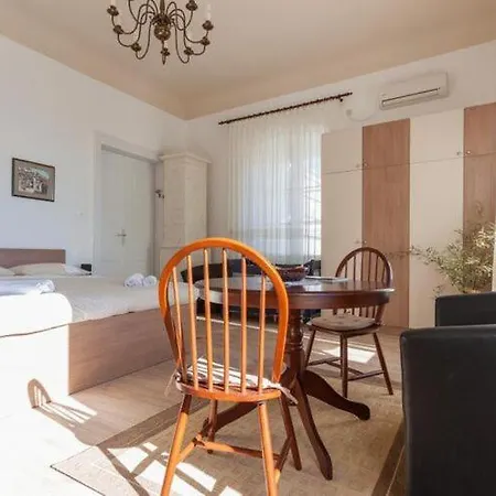 Iveta - Two-bedroom With Terrace And Sea View Nik A Apartment