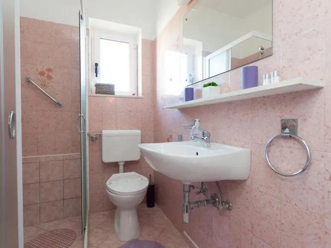 Iveta - Two-bedroom With Terrace And Sea View Nik A * Dubrovnik