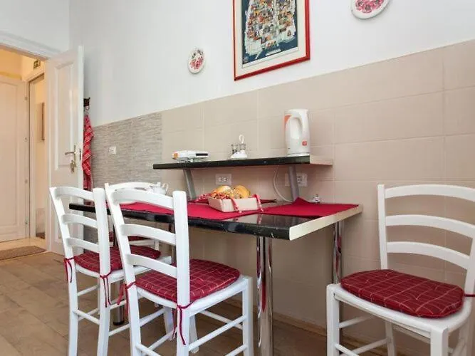 Iveta - Two-bedroom With Terrace And Sea View Nik A Apartment