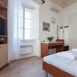 Iveta - Two-bedroom With Terrace And Sea View Nik A Appartement